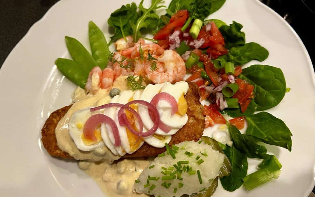 Panerad Torskfilé med skalade räkor,blomkålsmos och currysås