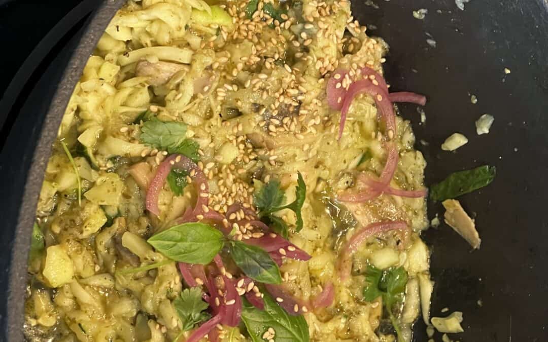 Zucchiniris med hemmagjord örtpesto